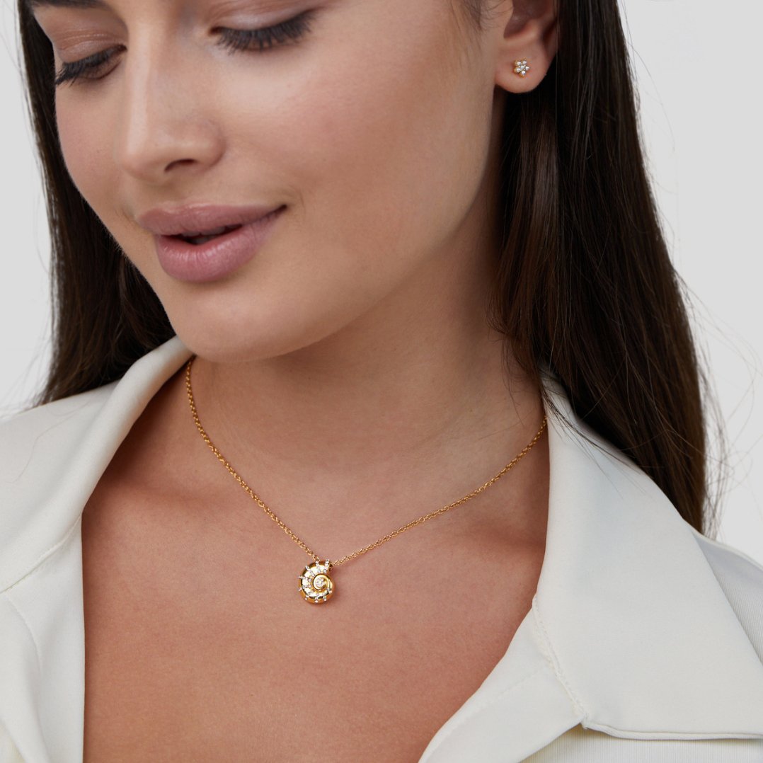 Náhrdelník s krystalovou skořápkou