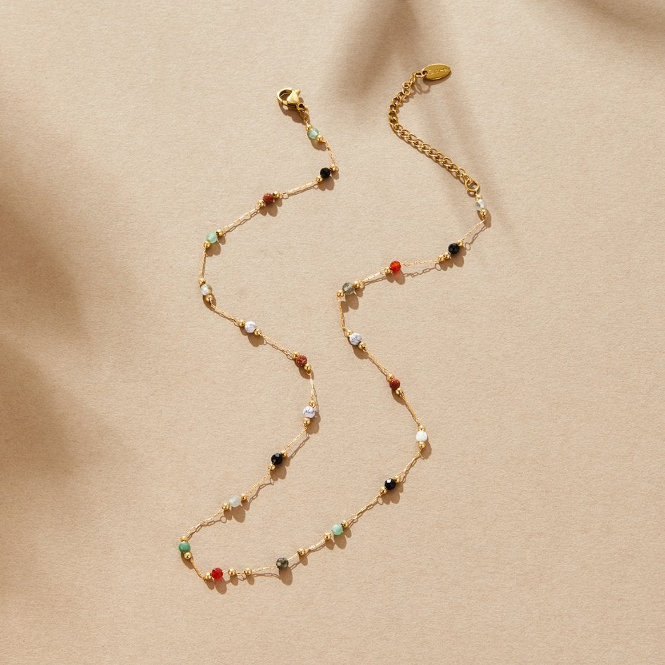 Minimalistický kamenný náhrdelník