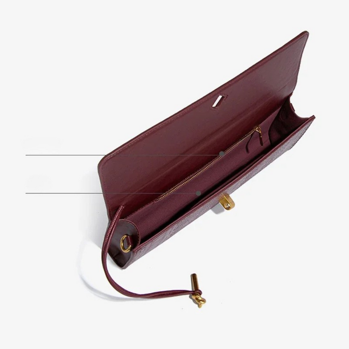 Sammi Kabelka s hadím potiskem