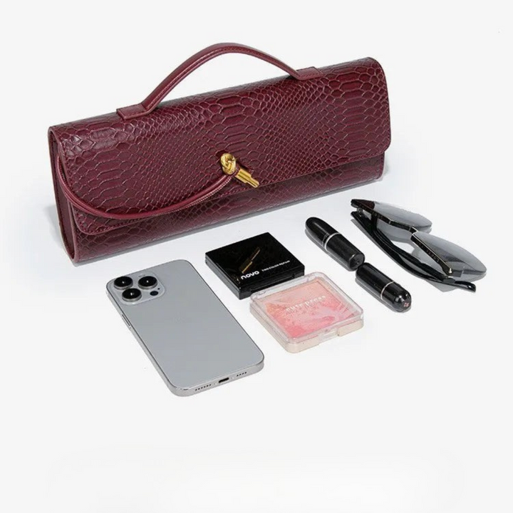 Sammi Kabelka s hadím potiskem