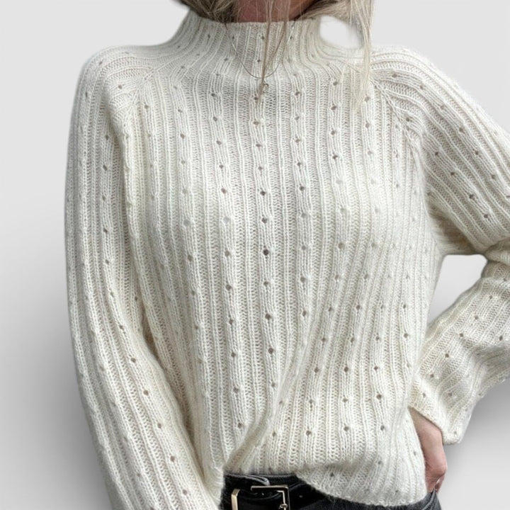 Lilianna – Pružný svetr s polo límcem a krajkovou strukturou