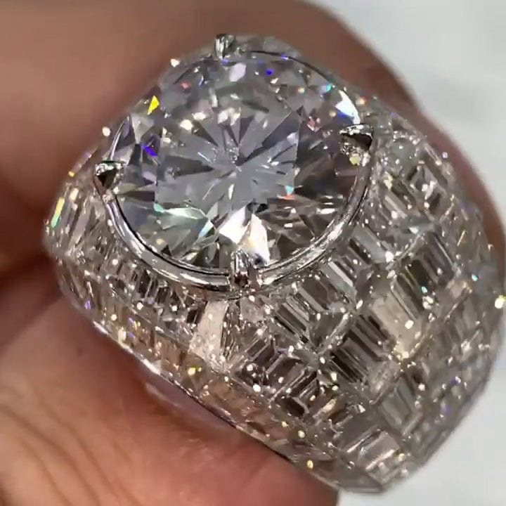 Anna-Lena – Stříbrný diamantový prsten s kulatým brusem.