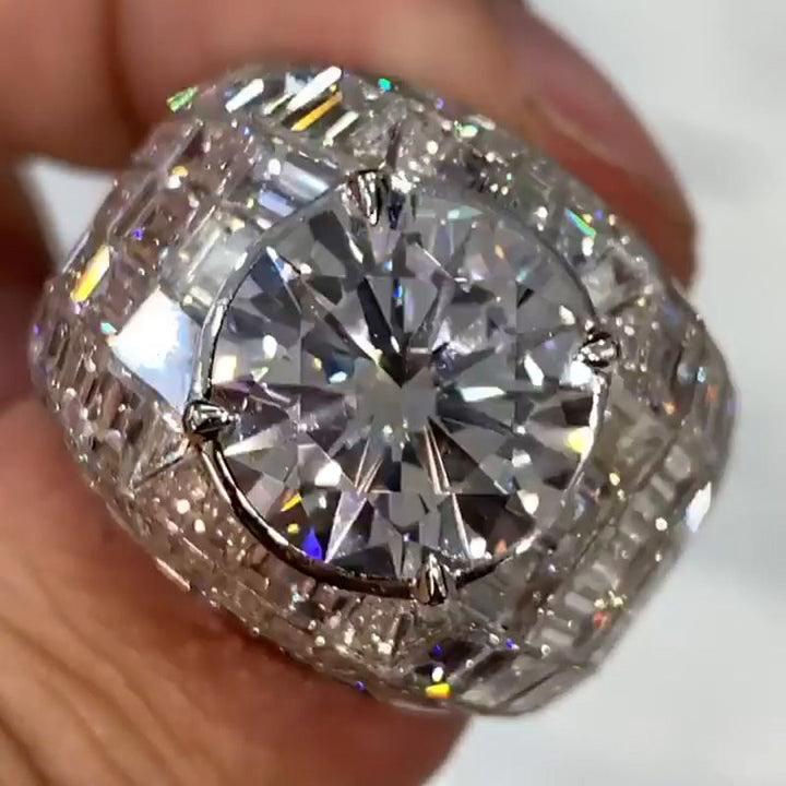 Anna-Lena – Stříbrný diamantový prsten s kulatým brusem.